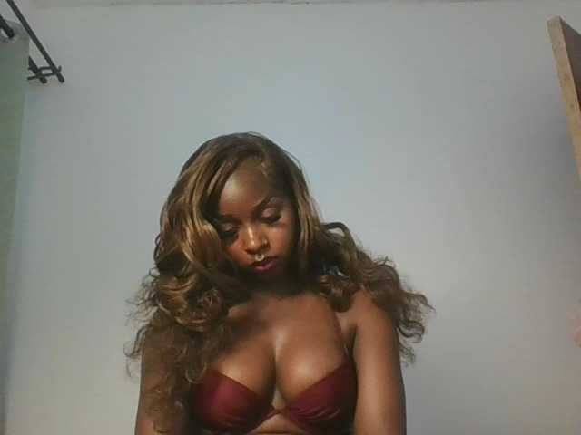 Sexykitten1 live cam on BongaCams