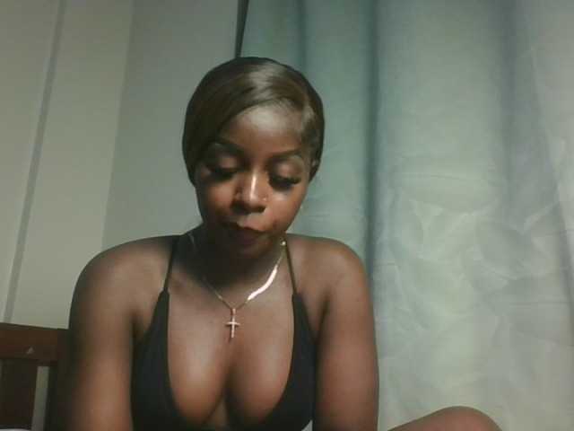 Sexykitten1 live cam on BongaCams