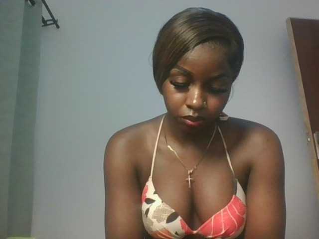 Sexykitten1, en directo ahora en BongaCams