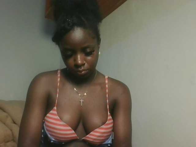 Sexykitten1 live cam on BongaCams