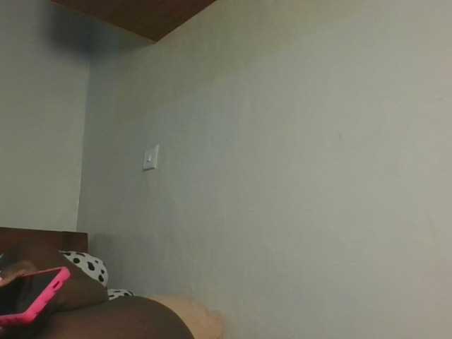 Sexykitten1 live cam on BongaCams