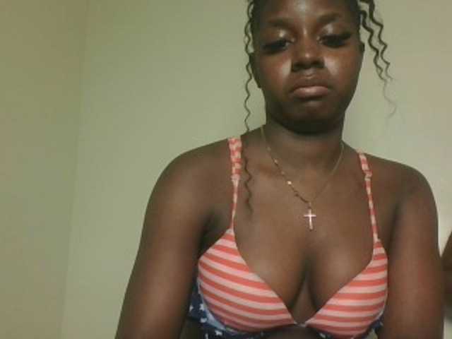 Sexykitten1 live cam on BongaCams