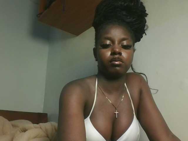 Sexykitten1 live cam on BongaCams
