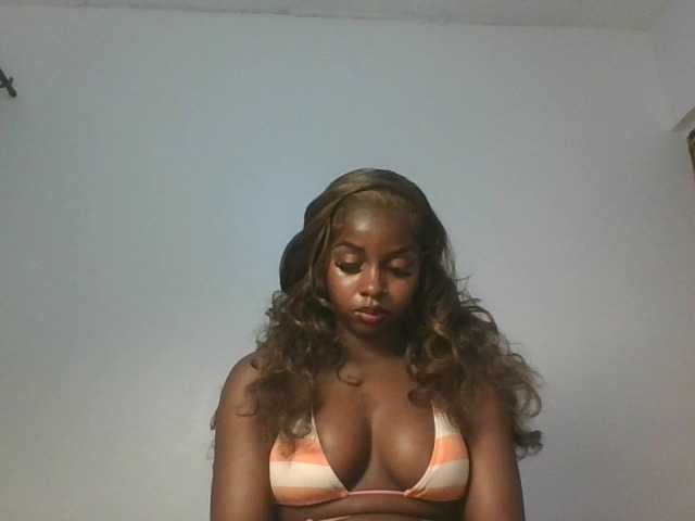 Sexykitten1 live cam on BongaCams