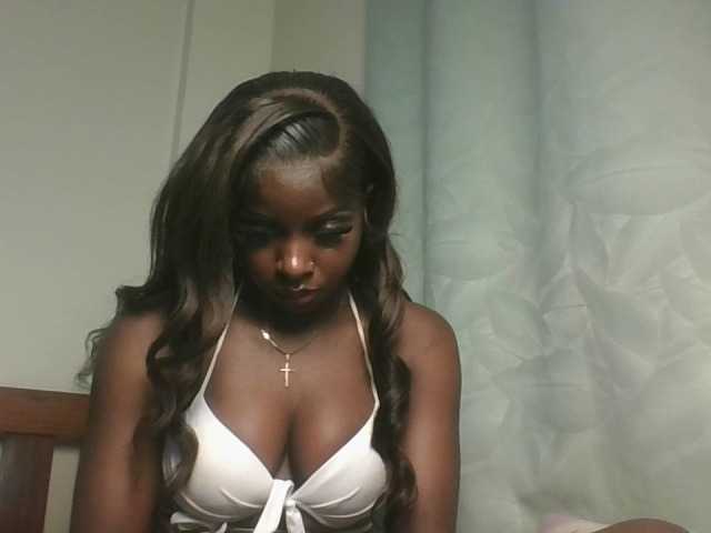Sexykitten1 live cam on BongaCams