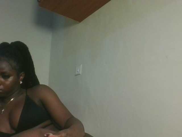 Sexykitten1 live cam on BongaCams