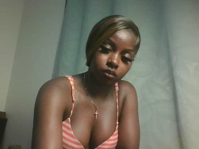 Sexykitten1 live cam on BongaCams