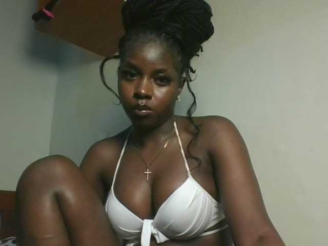 Sexykitten1 live cam on BongaCams
