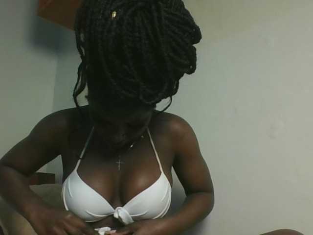 Sexykitten1 live cam on BongaCams
