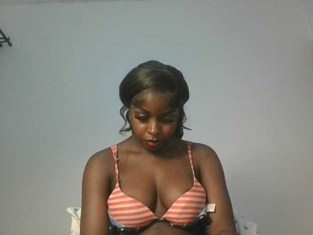 Sexykitten1 live cam on BongaCams