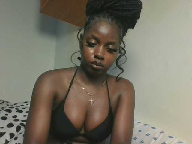 Sexykitten1 live cam on BongaCams
