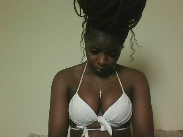Sexykitten1 live cam on BongaCams