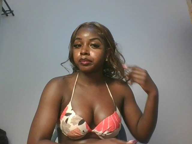 Sexykitten1 live cam on BongaCams