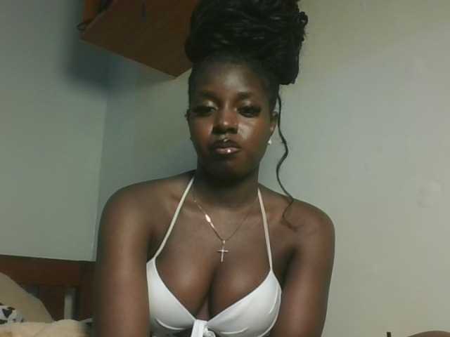 Sexykitten1 live cam on BongaCams