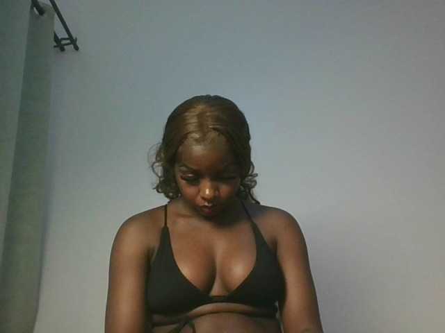 Sexykitten1 live cam on BongaCams