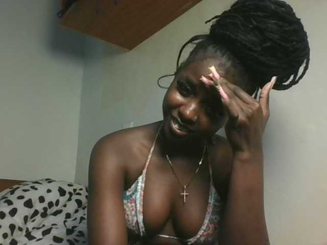 Sexykitten1 live cam on BongaCams