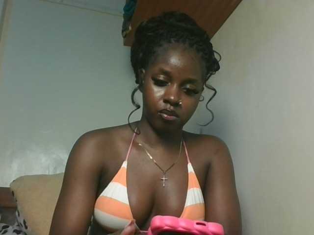 Sexykitten1 live cam on BongaCams