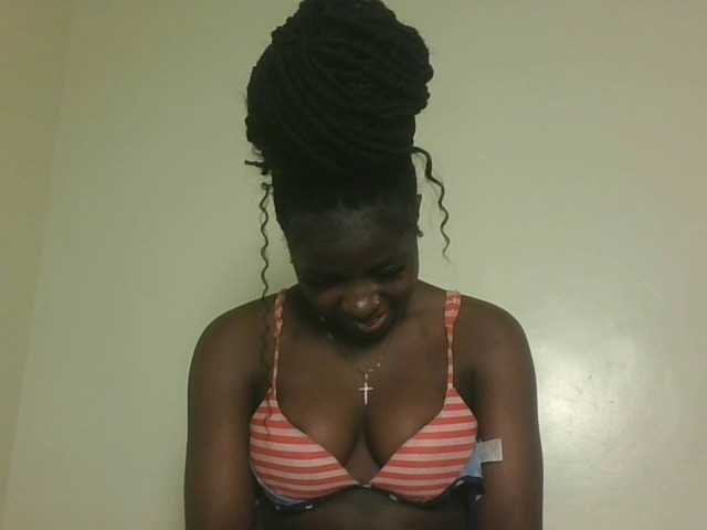 Sexykitten1 live cam on BongaCams