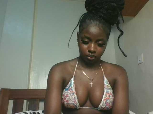 Sexykitten1 live cam on BongaCams
