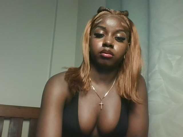 Sexykitten1 live cam on BongaCams