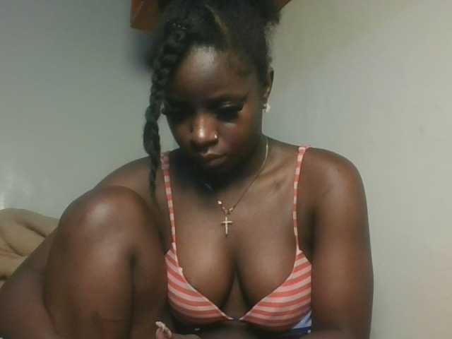 Sexykitten1 live cam on BongaCams