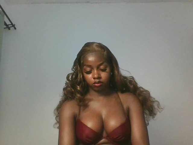 Sexykitten1 live cam on BongaCams