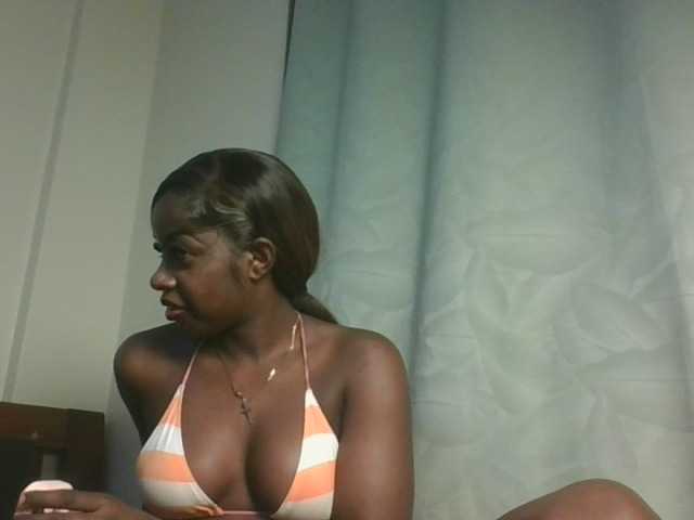 Sexykitten1 live cam on BongaCams