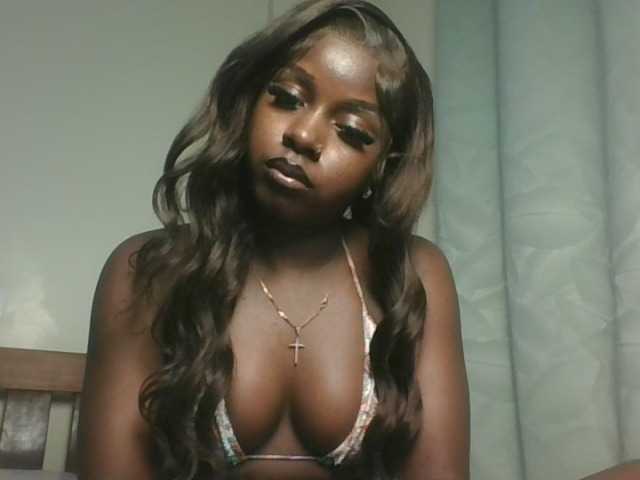 Sexykitten1 live cam on BongaCams
