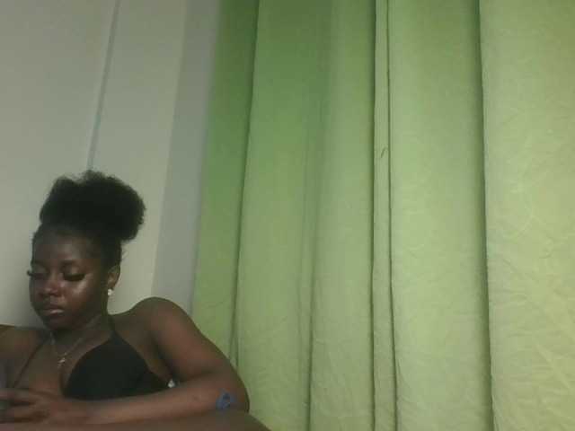 Sexykitten1 live cam on BongaCams