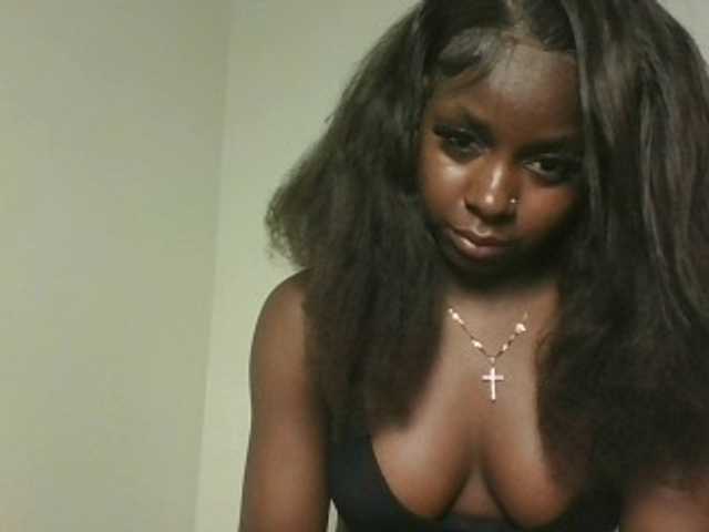 Sexykitten1 live cam on BongaCams