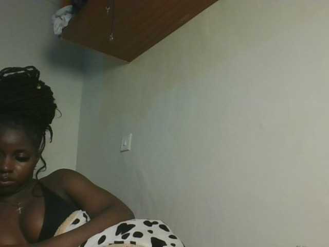 Sexykitten1 live cam on BongaCams