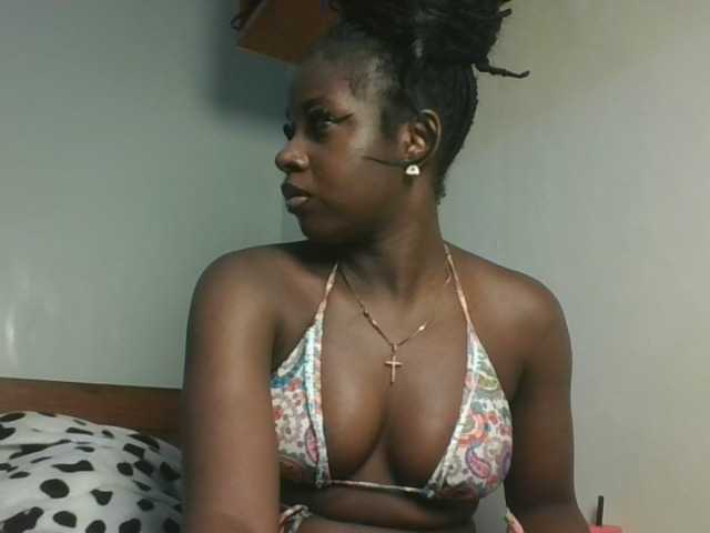 Sexykitten1 live cam on BongaCams