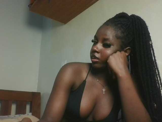 Sexykitten1 live cam on BongaCams