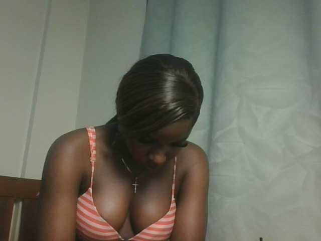 Sexykitten1 live cam on BongaCams