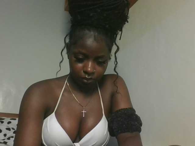 Sexykitten1 live cam on BongaCams