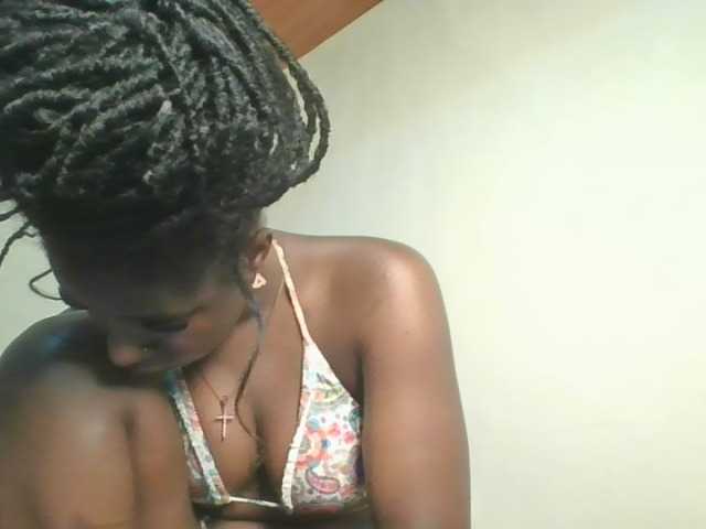 Sexykitten1 live cam on BongaCams