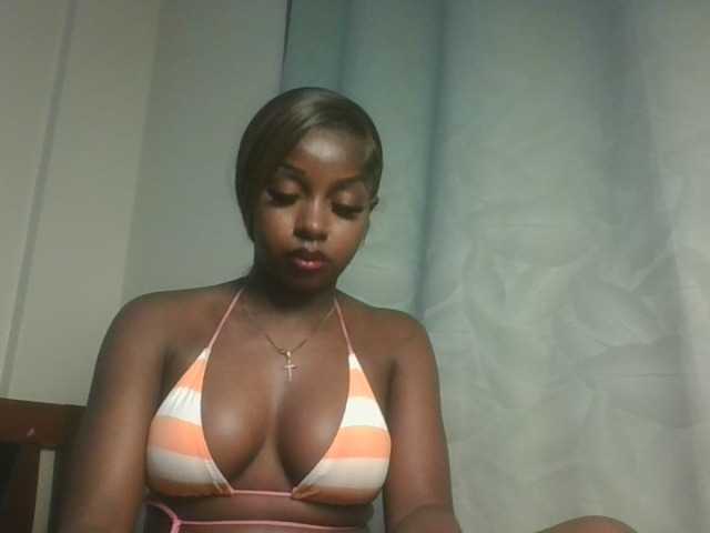 Sexykitten1 live cam on BongaCams