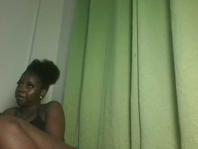 Sexykitten1 live cam on BongaCams