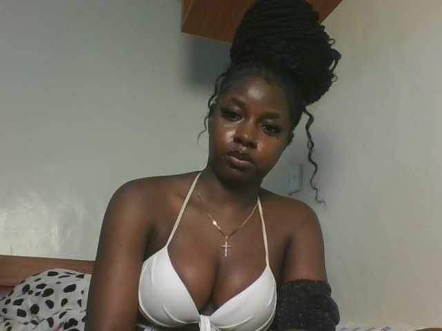 Sexykitten1 live cam on BongaCams