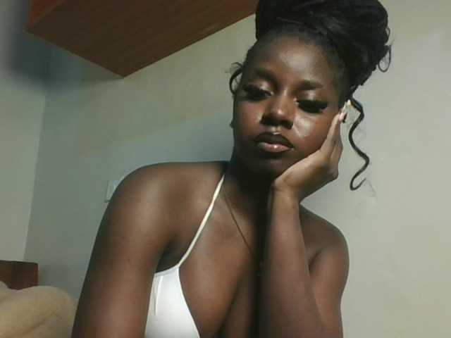 Sexykitten1 live cam on BongaCams