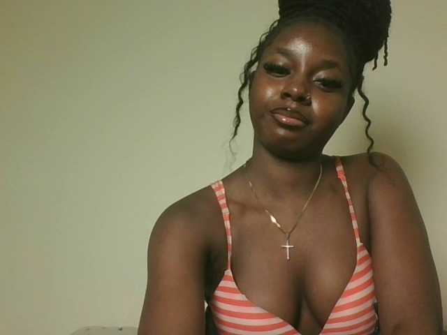 Sexykitten1 live cam on BongaCams