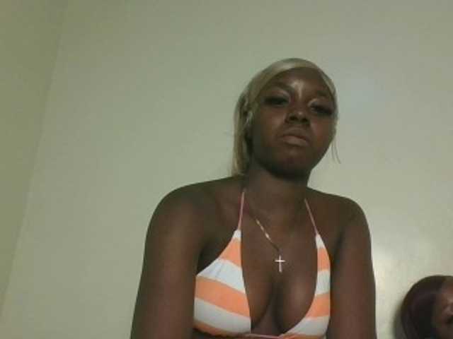 Sexykitten1 live cam on BongaCams
