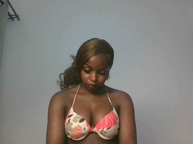 Sexykitten1 live cam on BongaCams