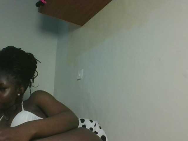 Sexykitten1 live cam on BongaCams