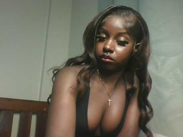 Sexykitten1 live cam on BongaCams