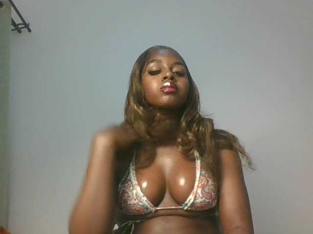 Sexykitten1 live cam on BongaCams