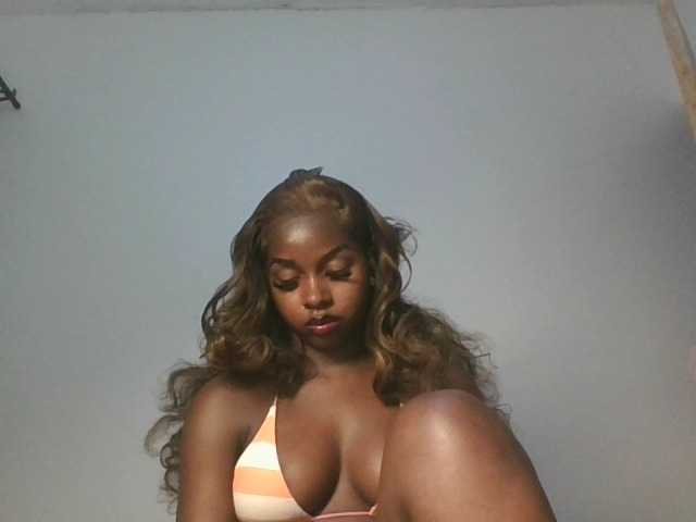 Sexykitten1 live cam on BongaCams