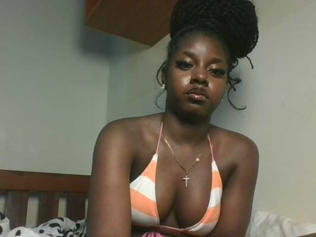Sexykitten1 live cam on BongaCams
