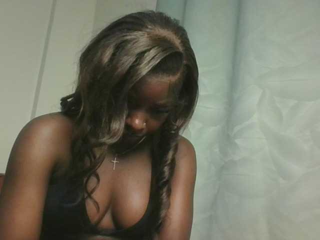 Sexykitten1 live cam on BongaCams