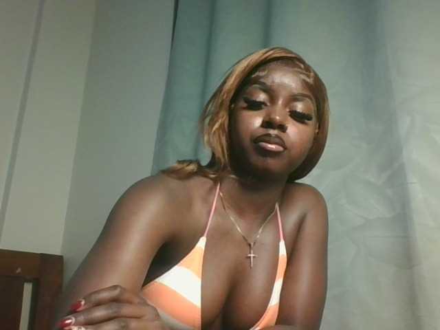 Sexykitten1 live cam on BongaCams